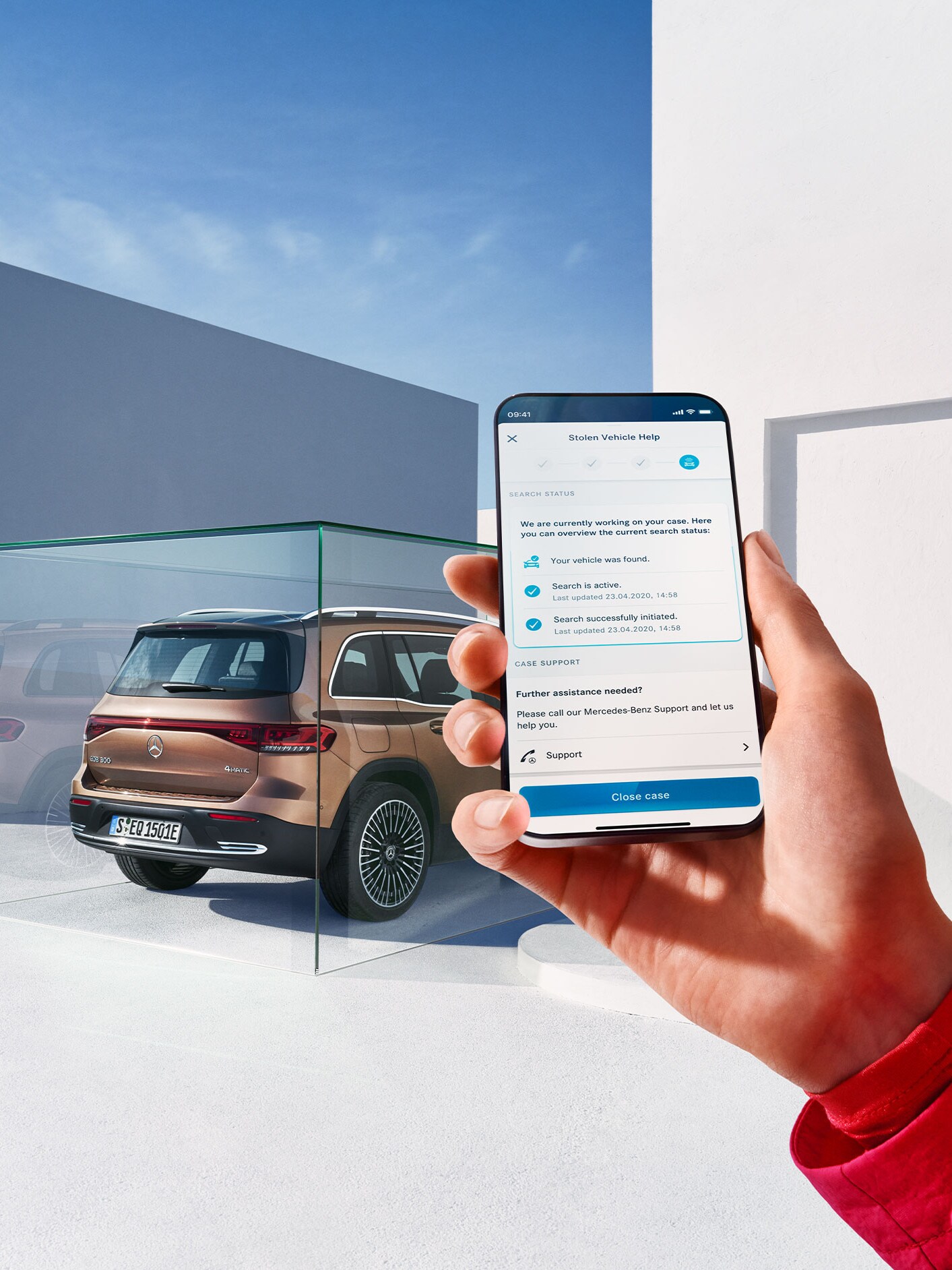 A „Segítség gépkocsilopás esetén” szolgáltatást a GUARD 360° Digitális extrafelszereltségek segítségével egy okostelefonon keresztül igénybe véve.