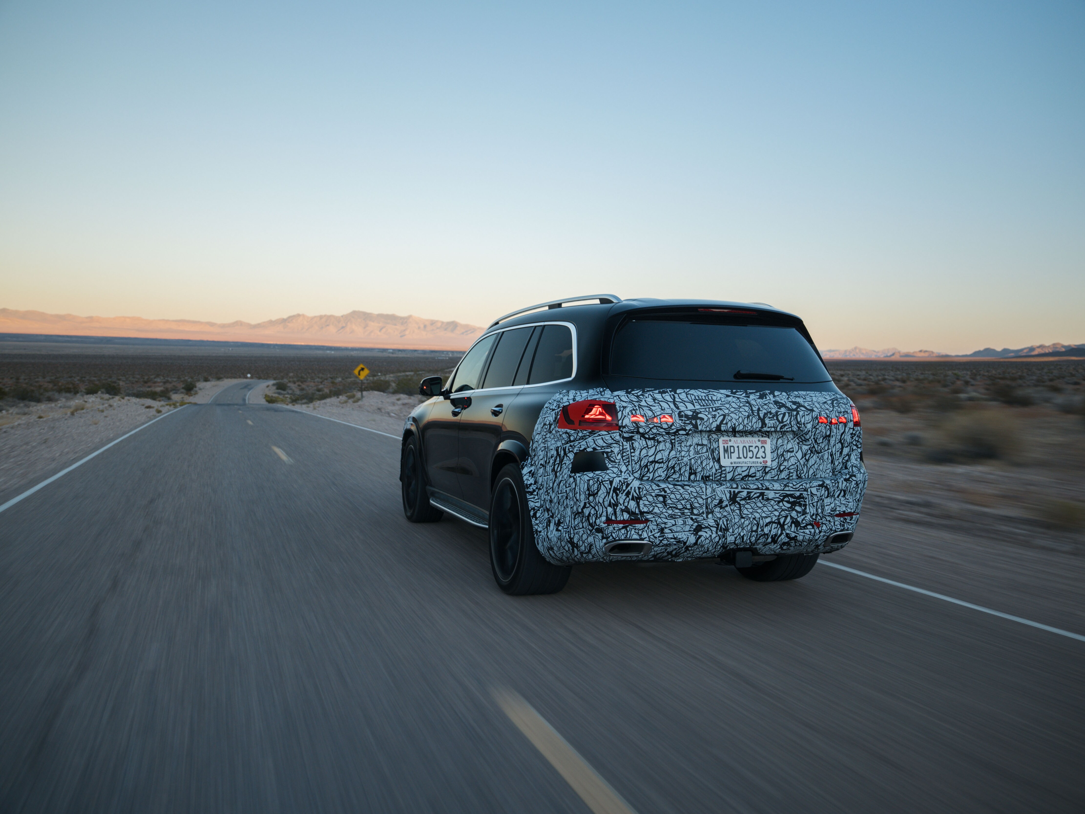 Az új GLS tesztvezetésen Nevadában