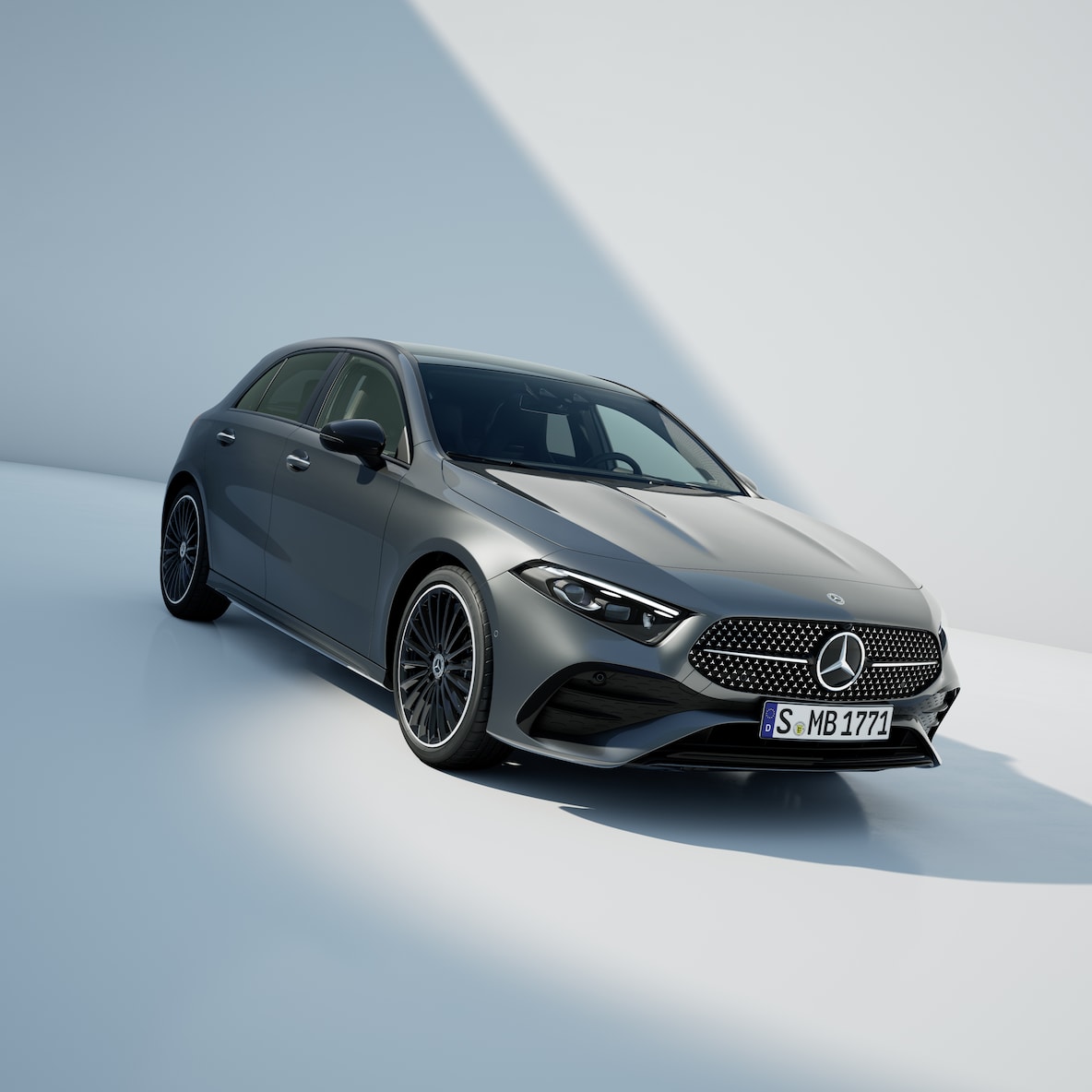A Mercedes-Benz A-osztály elülső oldalnézetből.