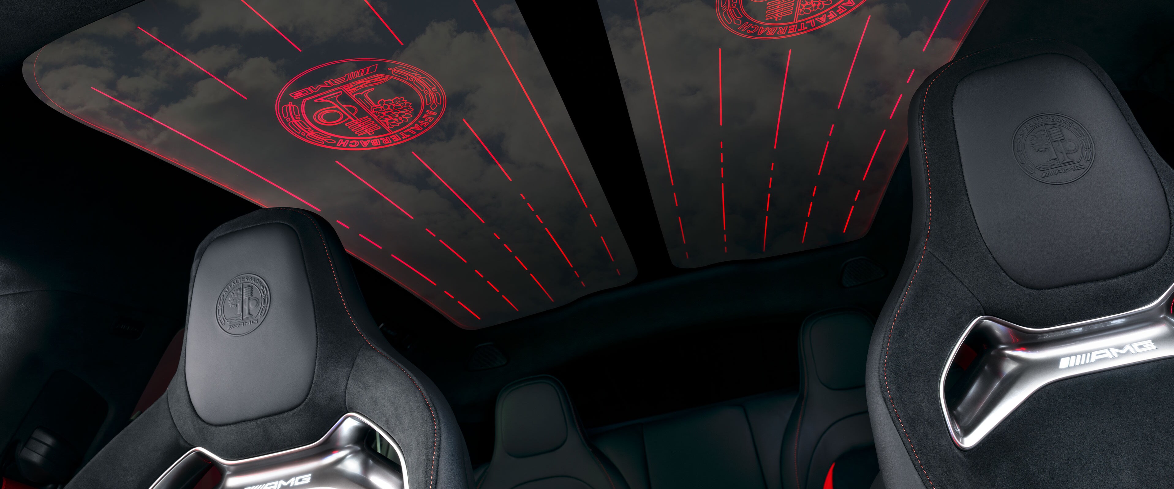 A Mercedes-AMG teljesen új Mercedes-AMG GT 4 ajtós Coupéja.