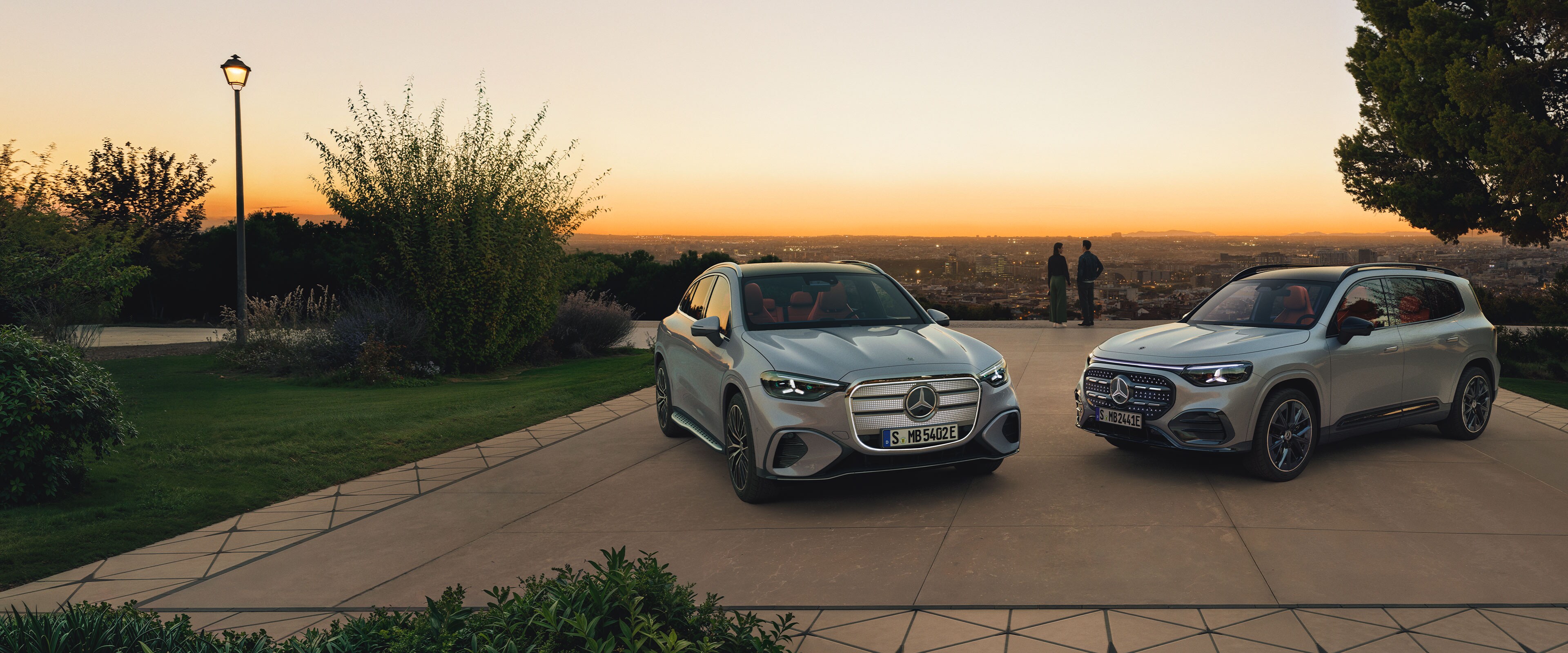 Az új Mercedes-Benz GLC elölnézetben, oldalról.