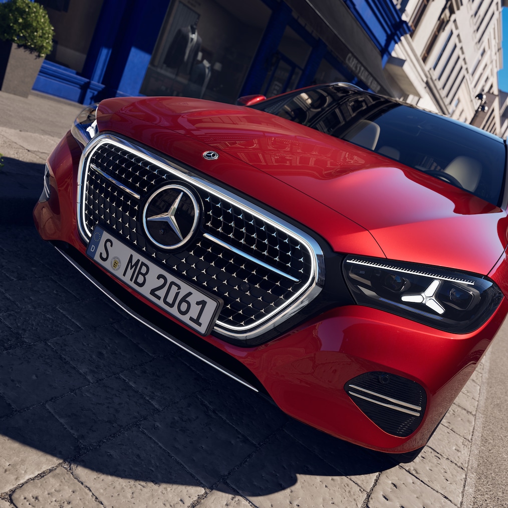 Az új Mercedes-Benz C-osztály T-modell frontésze.