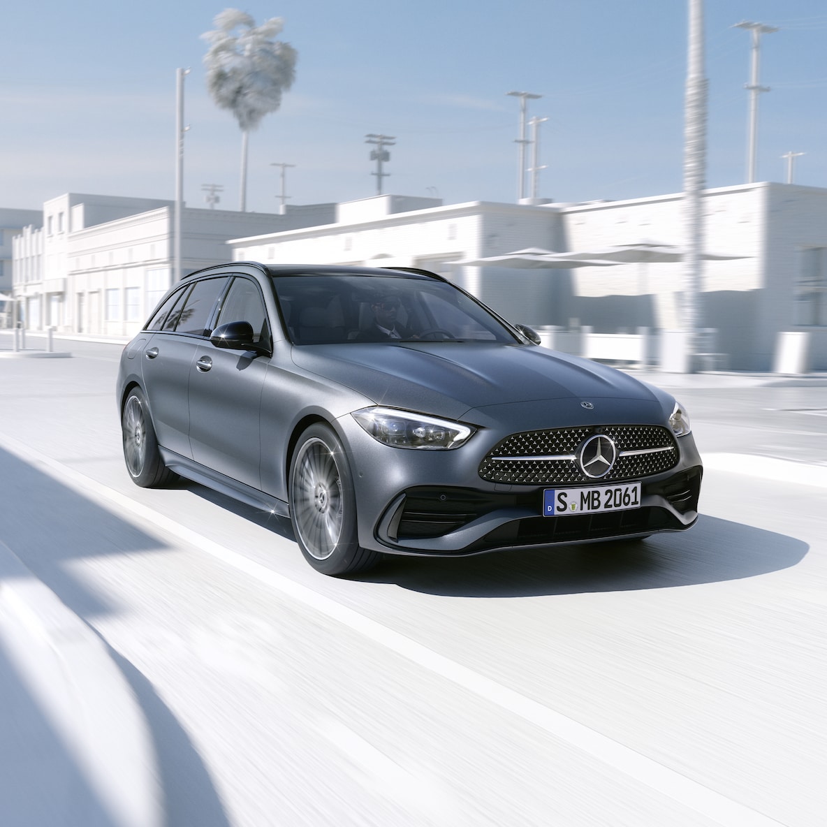 A Mercedes-Benz C-osztály elülső oldalnézetben.