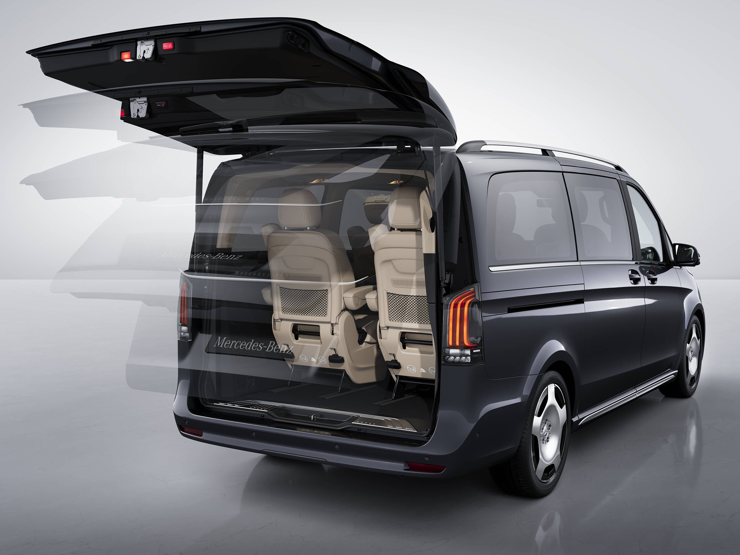 Mercedes-Benz Marco Polo HORIZON EASY-PACK csomagtérajtóval és rugalmas rakodási lehetőséggel.