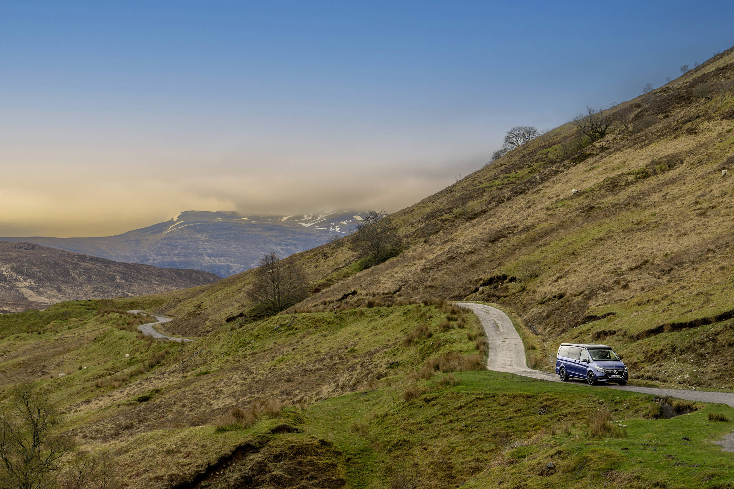 Mercedes-Benz lakóautó | Camping World | Mercedes-Benz A Mercedes-Benz Marco Polo festői hegyi utakon halad.