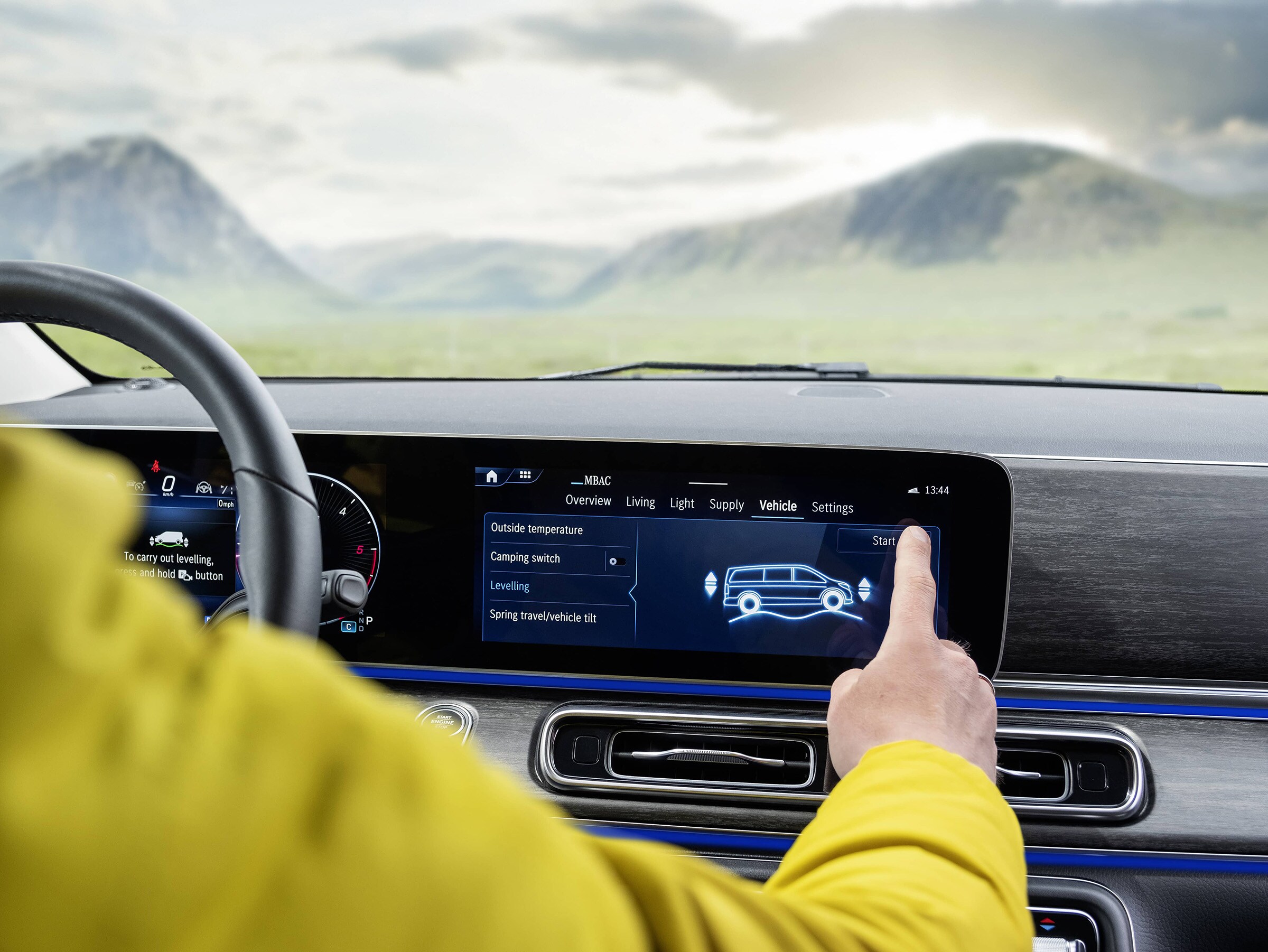 A Mercedes-Benz Marco Polo utastere AIRMATIC légrugózással.