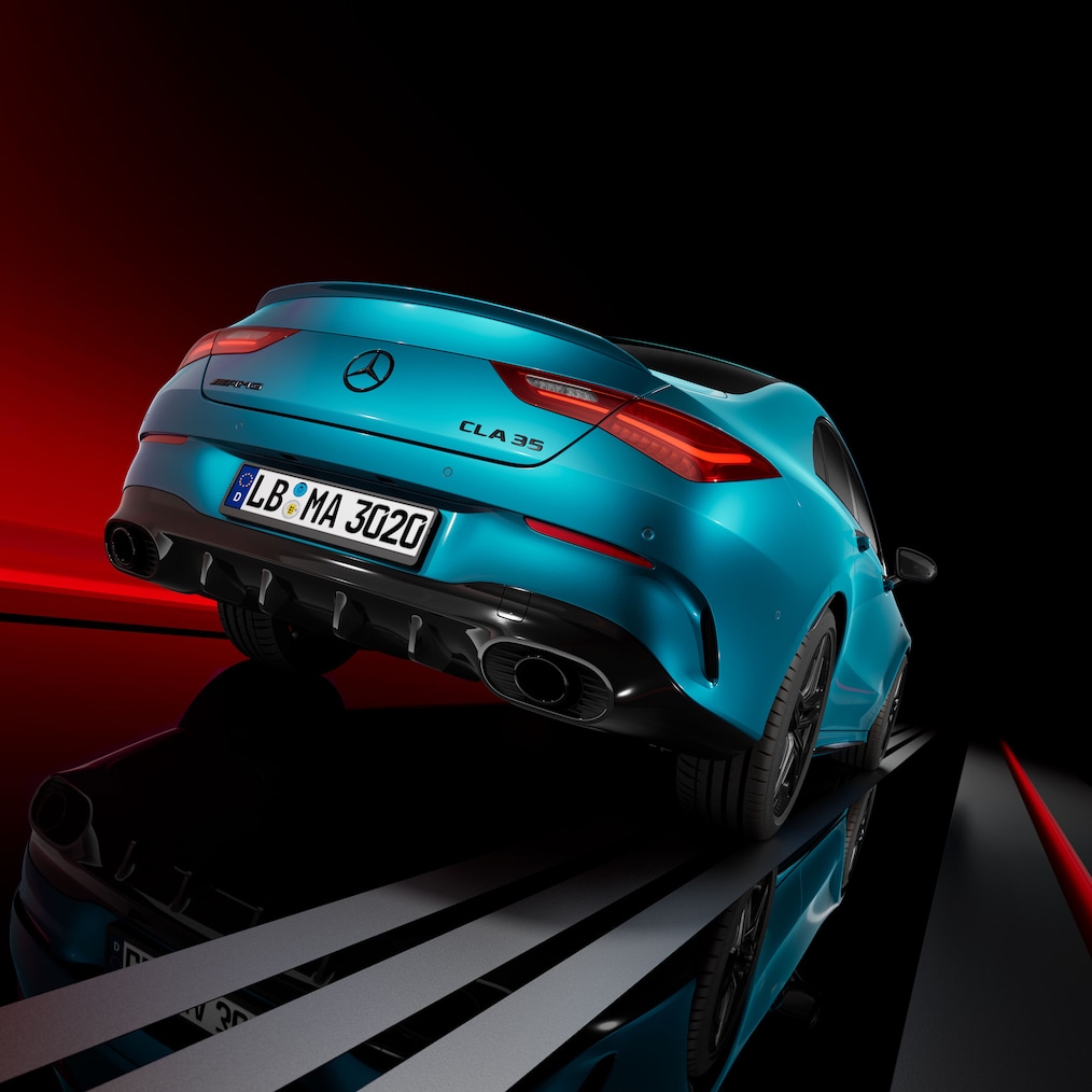 A Mercedes-AMG CLA 35 4MATIC Coupé elülső oldalának nézete.