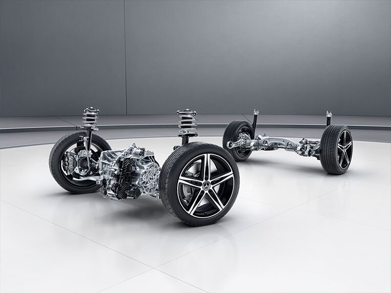 A Mercedes-Benz CLA Coupéfutóműve adaptív lengéscsillapítással.