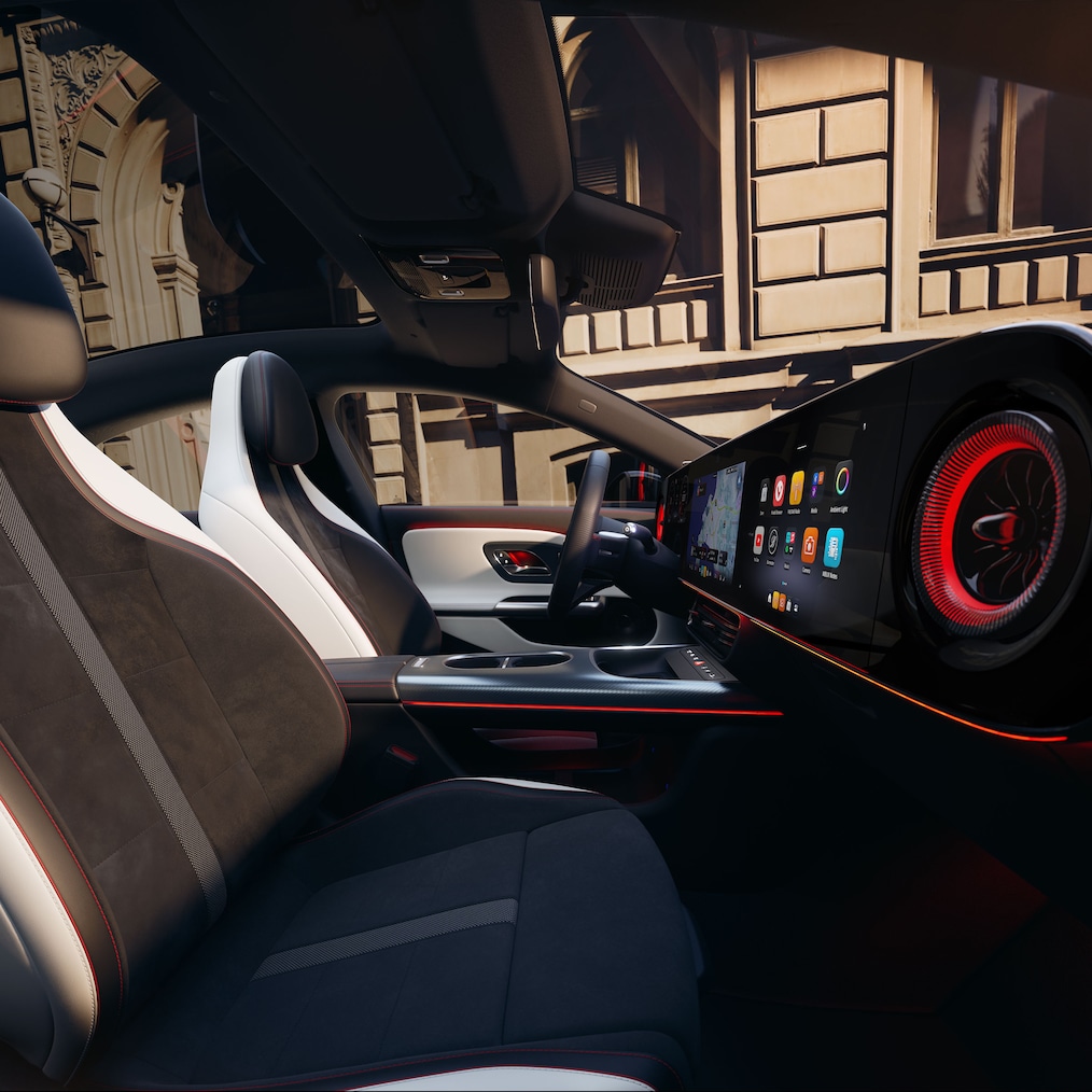 A Mercedes-Benz CLA C174 belső tere MBUX Superscreen-nel és sportülésekkel.