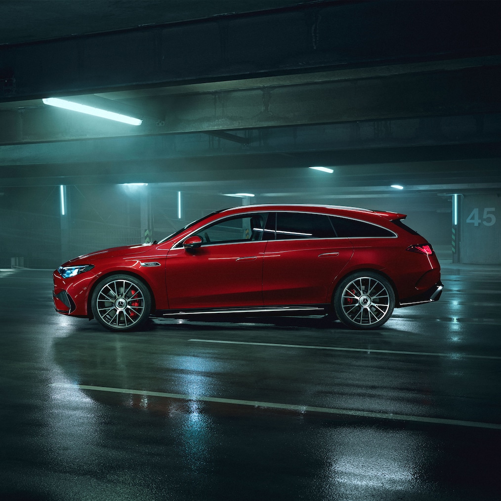 Az új, elektromos Mercedes-AMG CLA 45 4MATIC+ Shooting Brake MANUFAKTUR patagónia-vörös metálfényezéssel