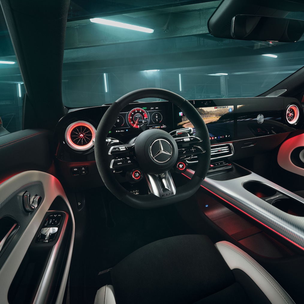 Az AMG Performance kormánykerék az új Mercedes-AMG CLA 45 4MATIC+ Shooting Brake electric modellben.