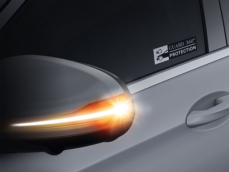 A Mercedes-Benz CLE Coupéban lévő GUARD 360° gépkocsivédelem működésének bemutatása.