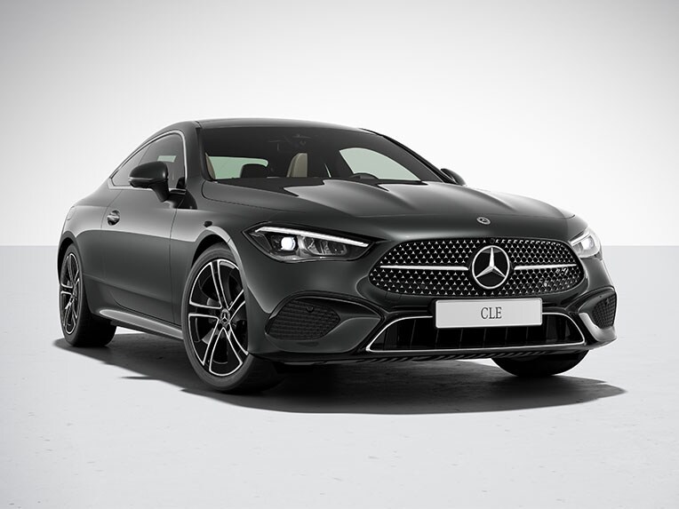 Részletes nézet a Mercedes-Benz CLE Coupé luxusautójáról.