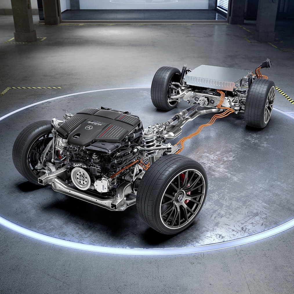 A Mercedes-AMG E 53 HYBRID 4MATIC+ AMG hajtásláncának az alváza.