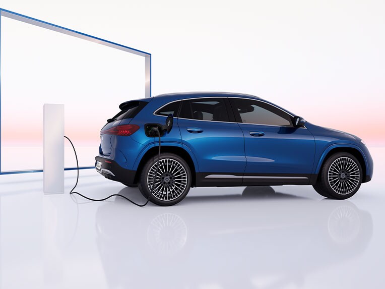 Zöld töltés az új Mercedes-Benz EQA-ban.