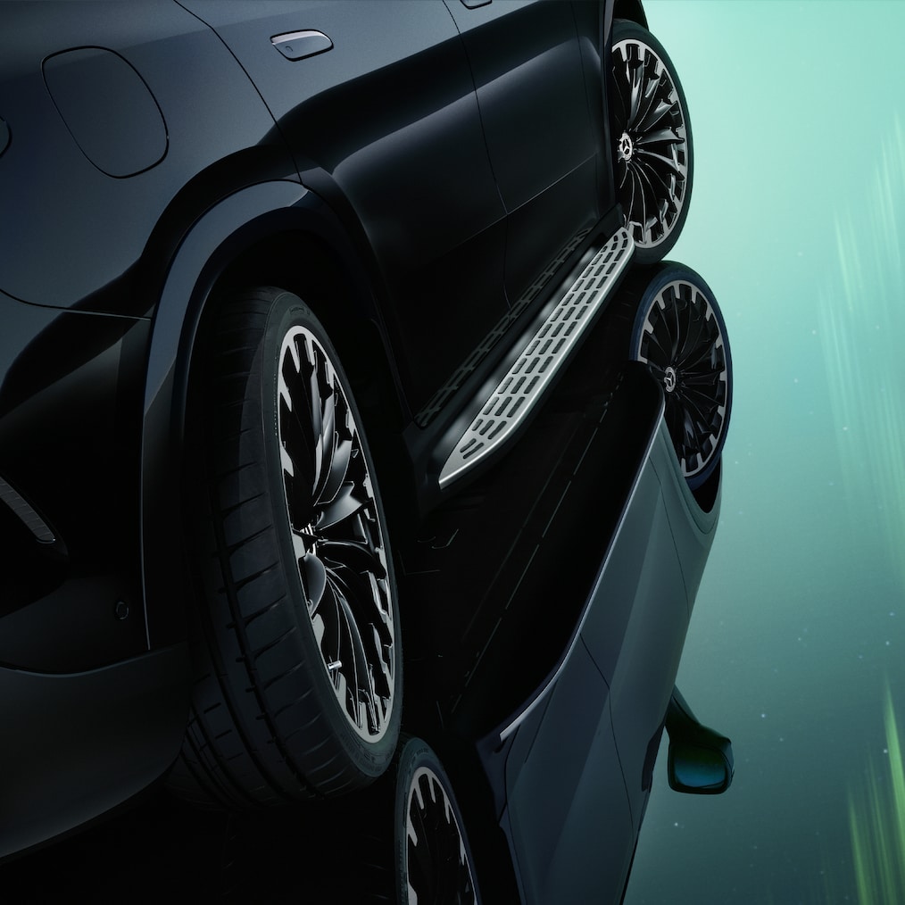 A Mercedes-Benz EQE SUV hátsótengely kormányzása.