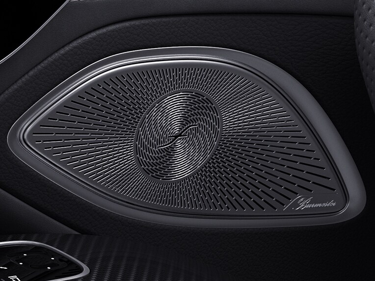 A Mercedes-Benz EQS limuzin belső terének részletes nézete.