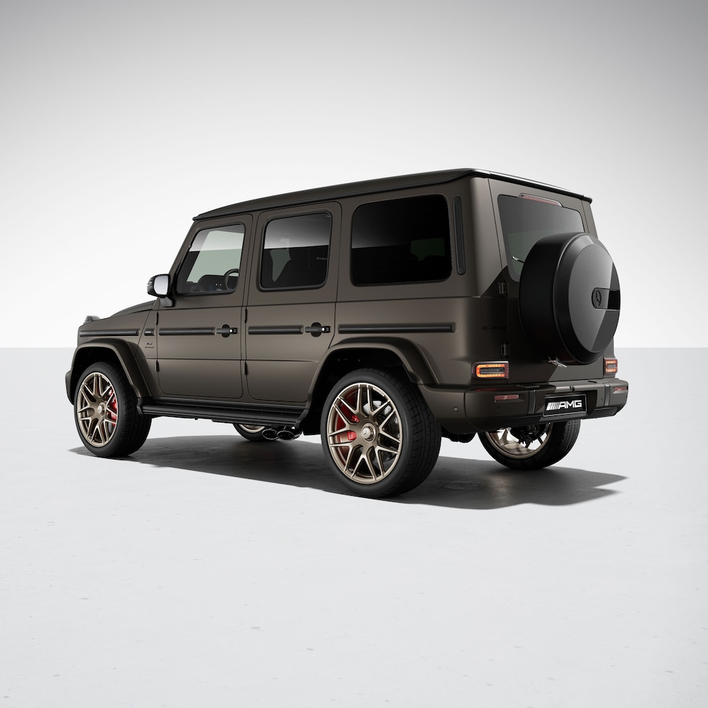Az AMG Performance csomaggal rendelkező Mercedes-AMG G 63 oldalnézete.
