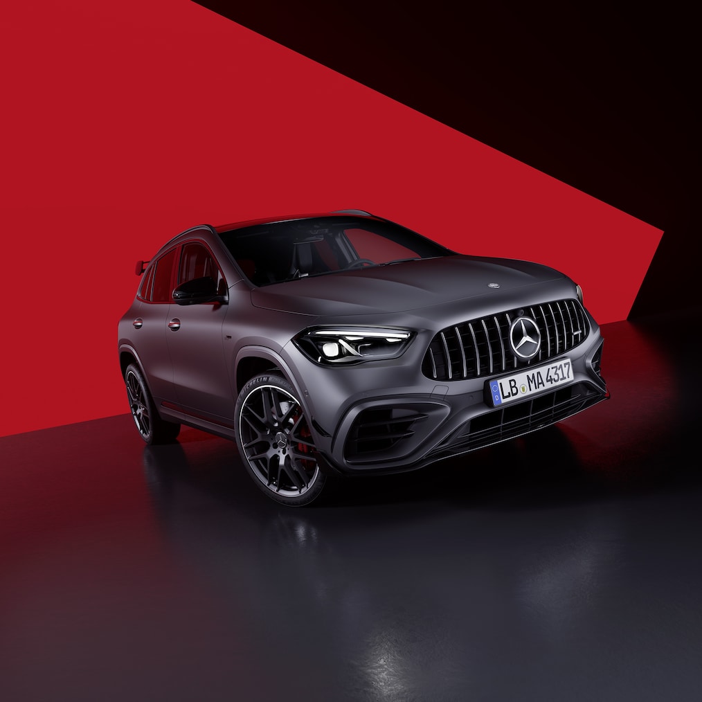 A Mercedes-AMG GLA 45 S 4MATIC+ elülső nézete.