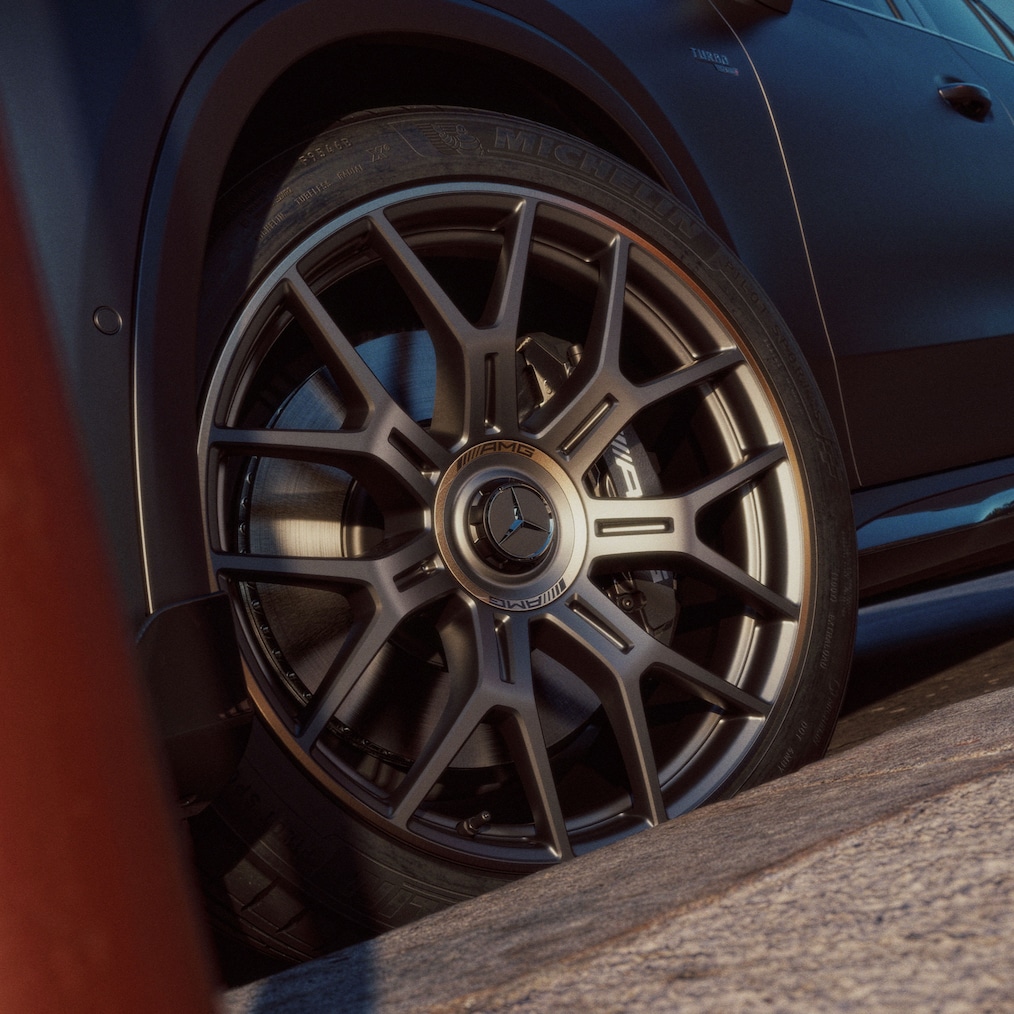 Az új Mercedes-AMG GLC Coupe 53,3 cm-es (21") kovácsolt keréktárcsái.