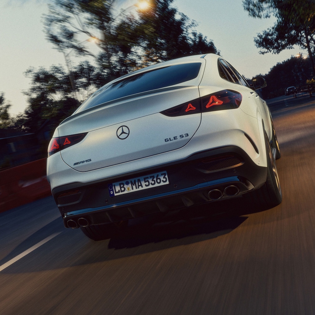 A Mercedes-AMG GLE Coupé 22”-os AMG keresztküllős kovácsolt keréktárcsái.