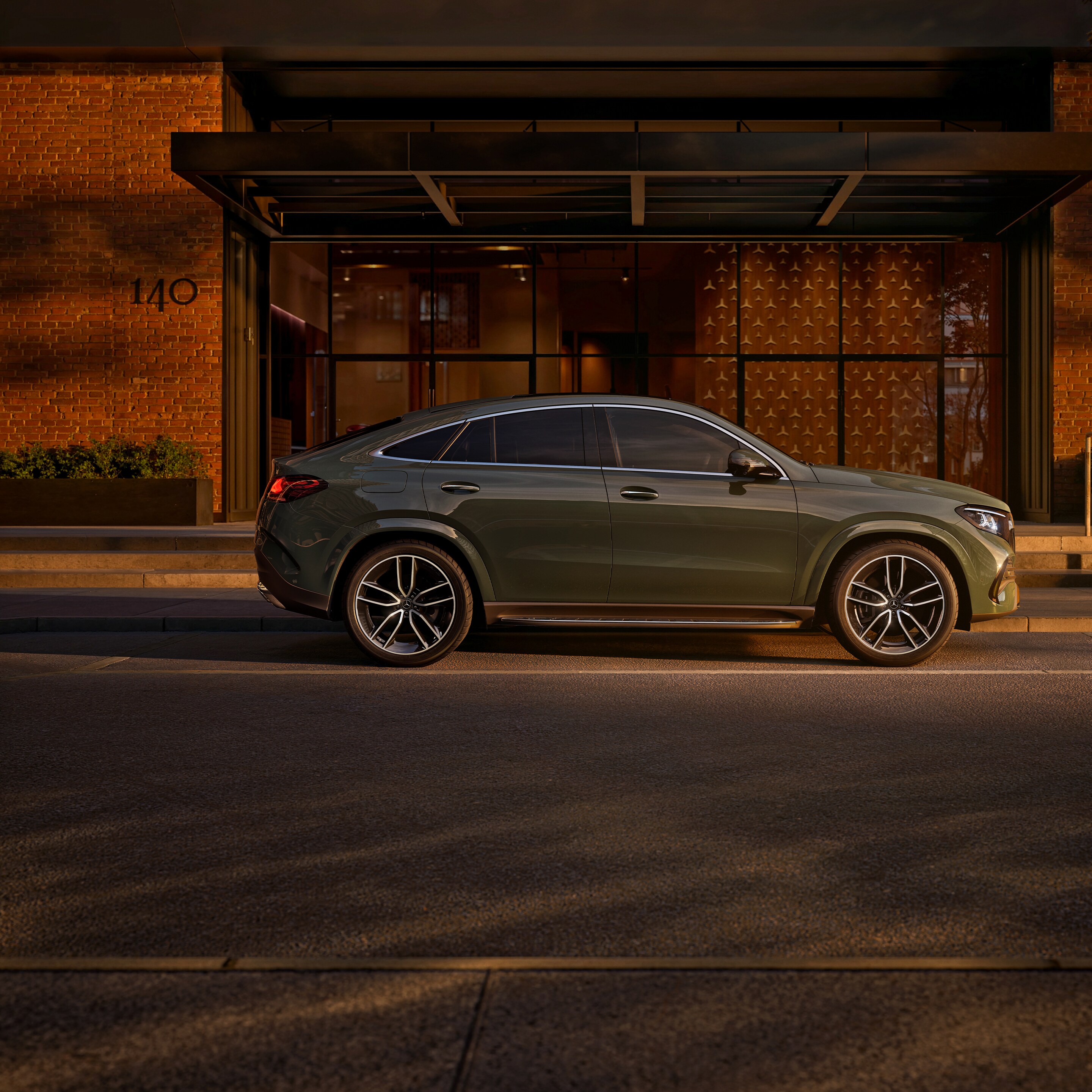 Az új GLE Coupé külső megjelenése.