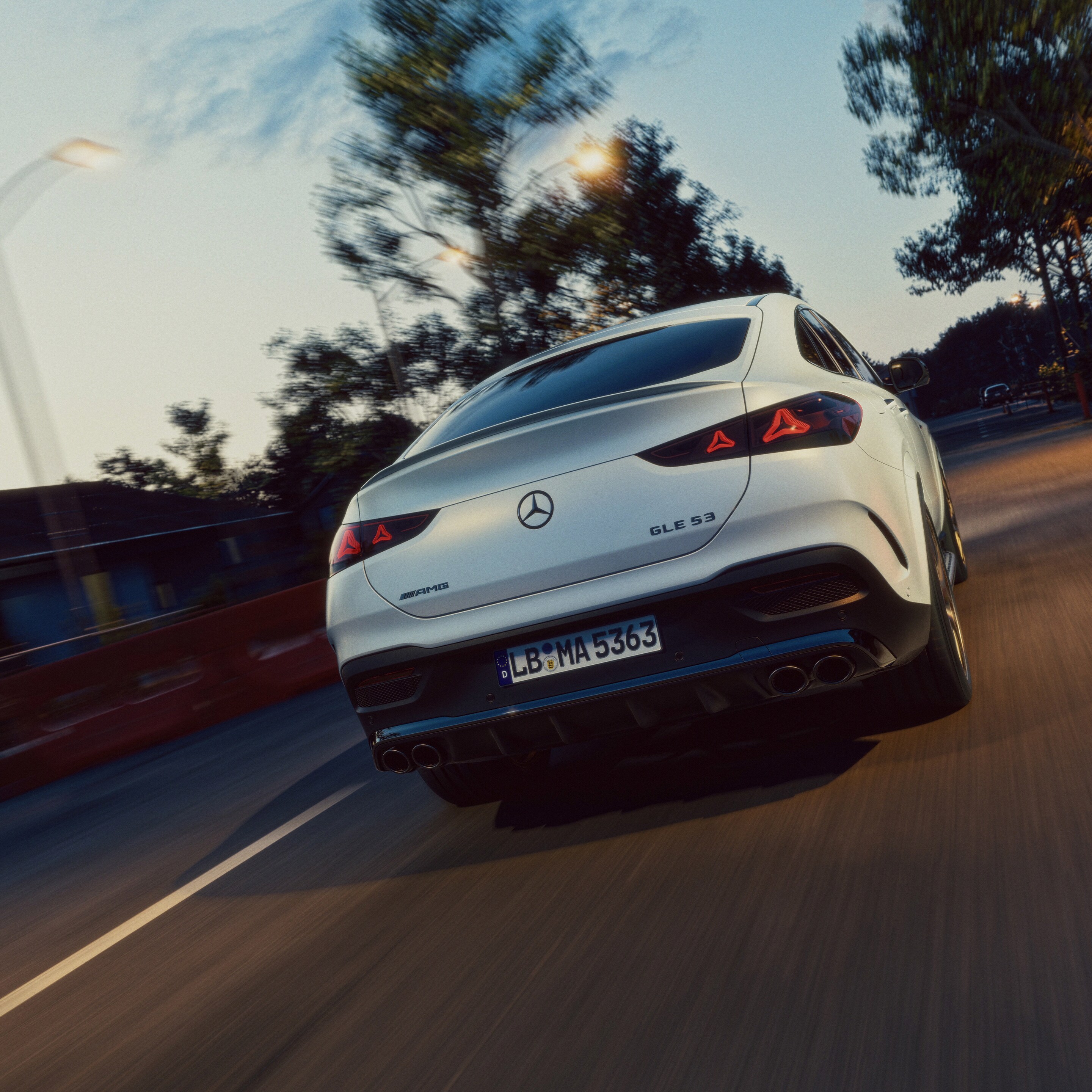 Az új Mercedes-AMG GLE Coupé külső megjelenése.