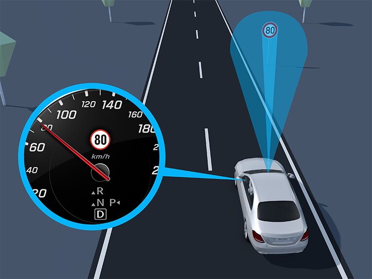 A Mercedes-Benz GLE médiakijelzőjén a táblafelismerő asszisztens megjelenítése.