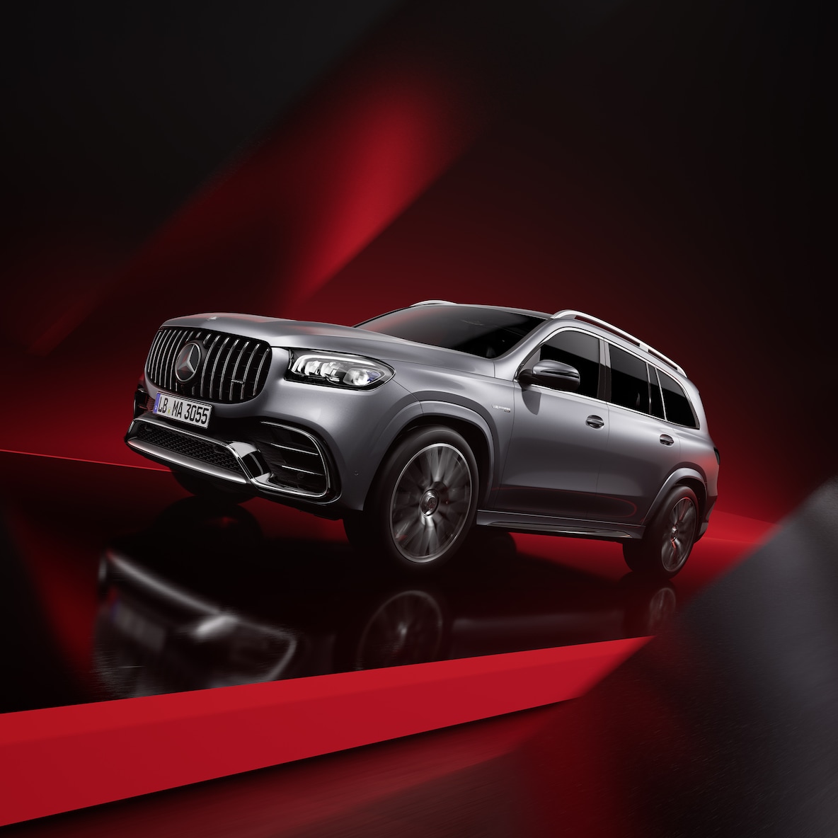 A Mercedes-AMG GLS 63 4MATIC+ elölnézete oldalról, lehetőleg magno fényezésben