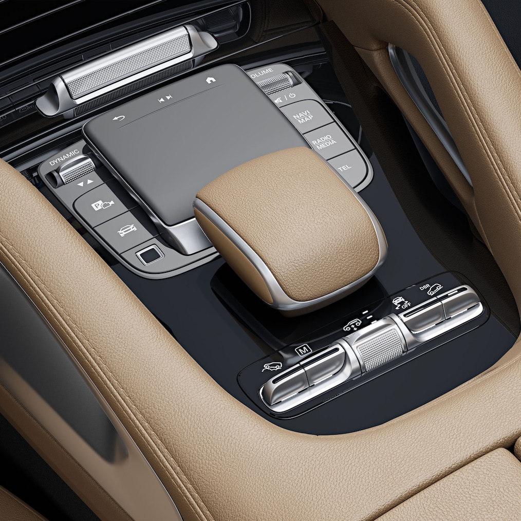 A Mercedes-Benz GLS átlátszó motorházteteje.