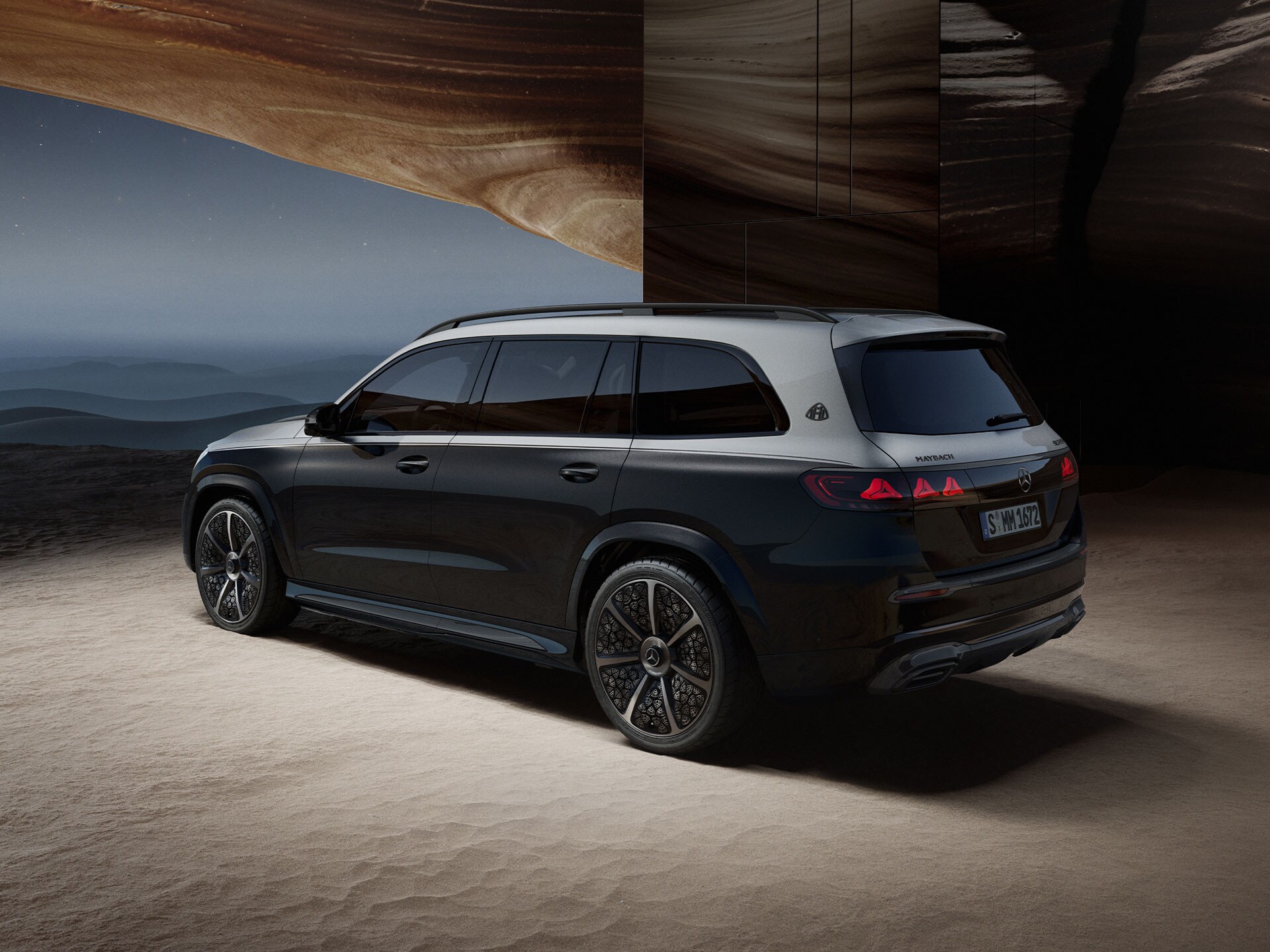 A Mercedes-Maybach GLS a Night Series csomaggal.