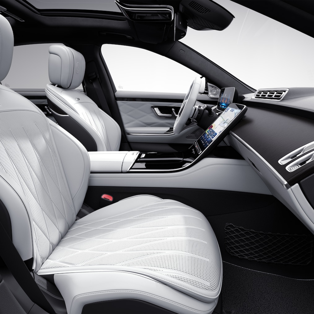 A Mercedes-AMG S 63 E PERFORMANCE oldalnézete (az exkluzív MANUFAKTUR fényezésekhez).