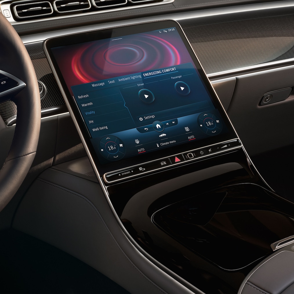 A Mercedes-Benz S-osztály limuzin elülső ENERGIZING csomagja.