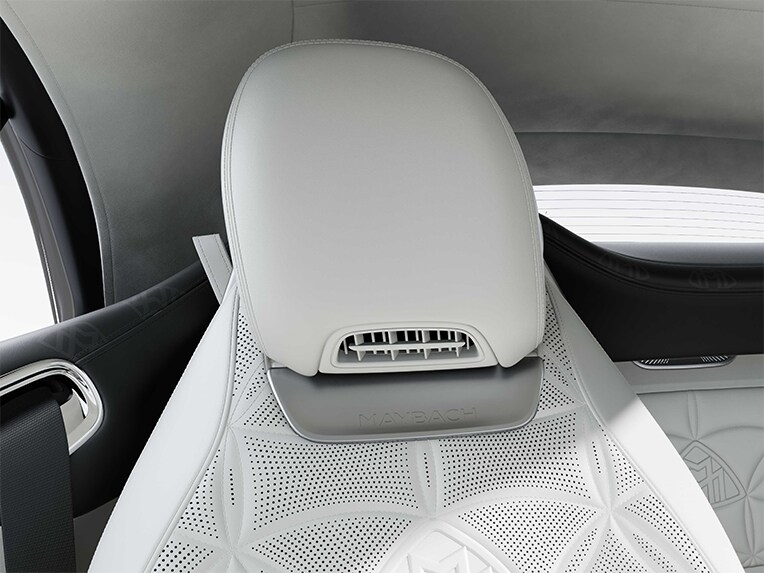 Az AIRSCARF a Mercedes-Maybach SL 680-ban.