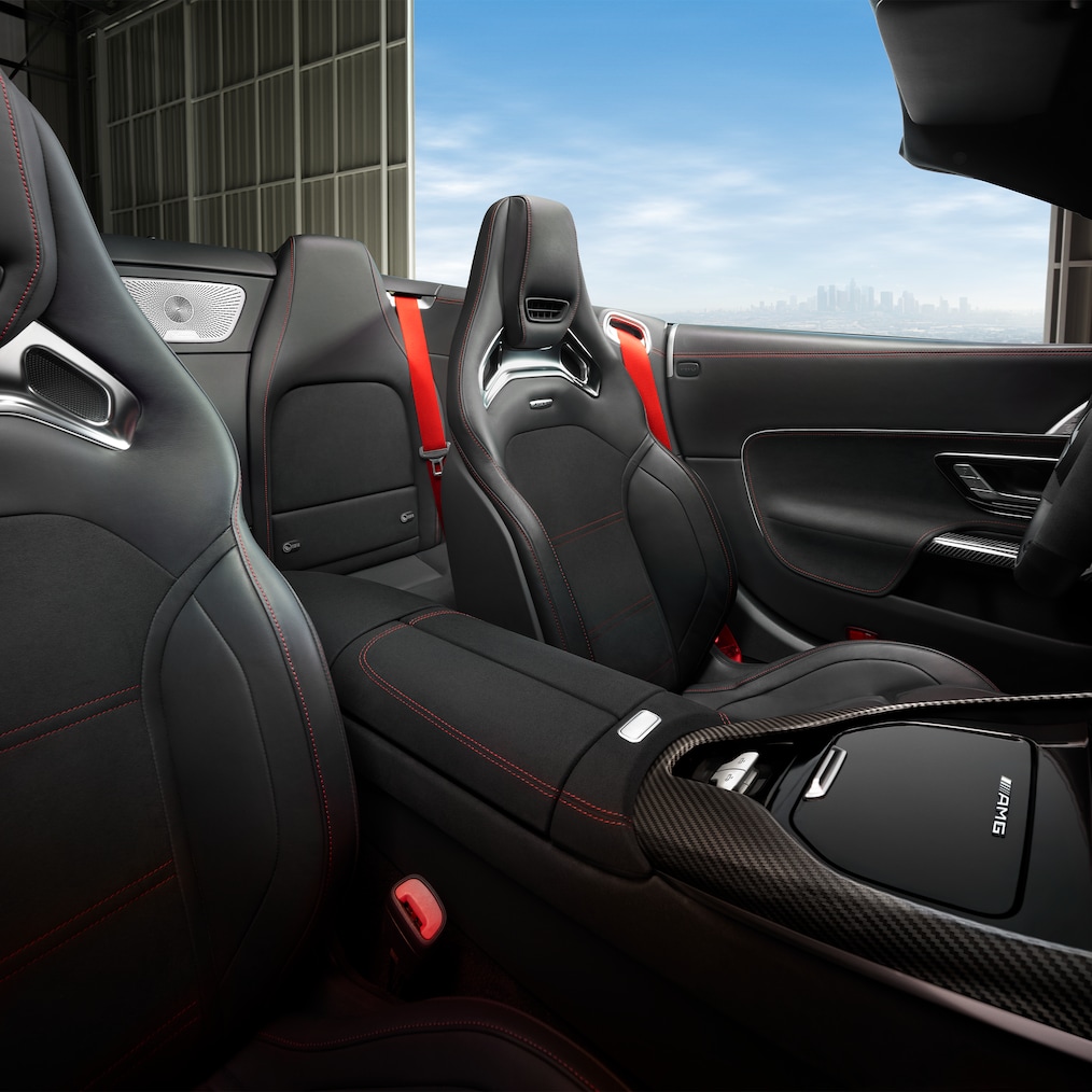 A Mercedes-AMG SL Roadster belső tere.