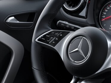 Tempomat a Mercedes-Benz T-osztály kormánykerekén.