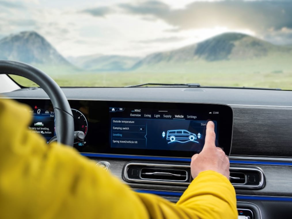 AIRMATIC plus Camper Level Control a V-osztály Marco Polo szélesképernyős műszerfalán
