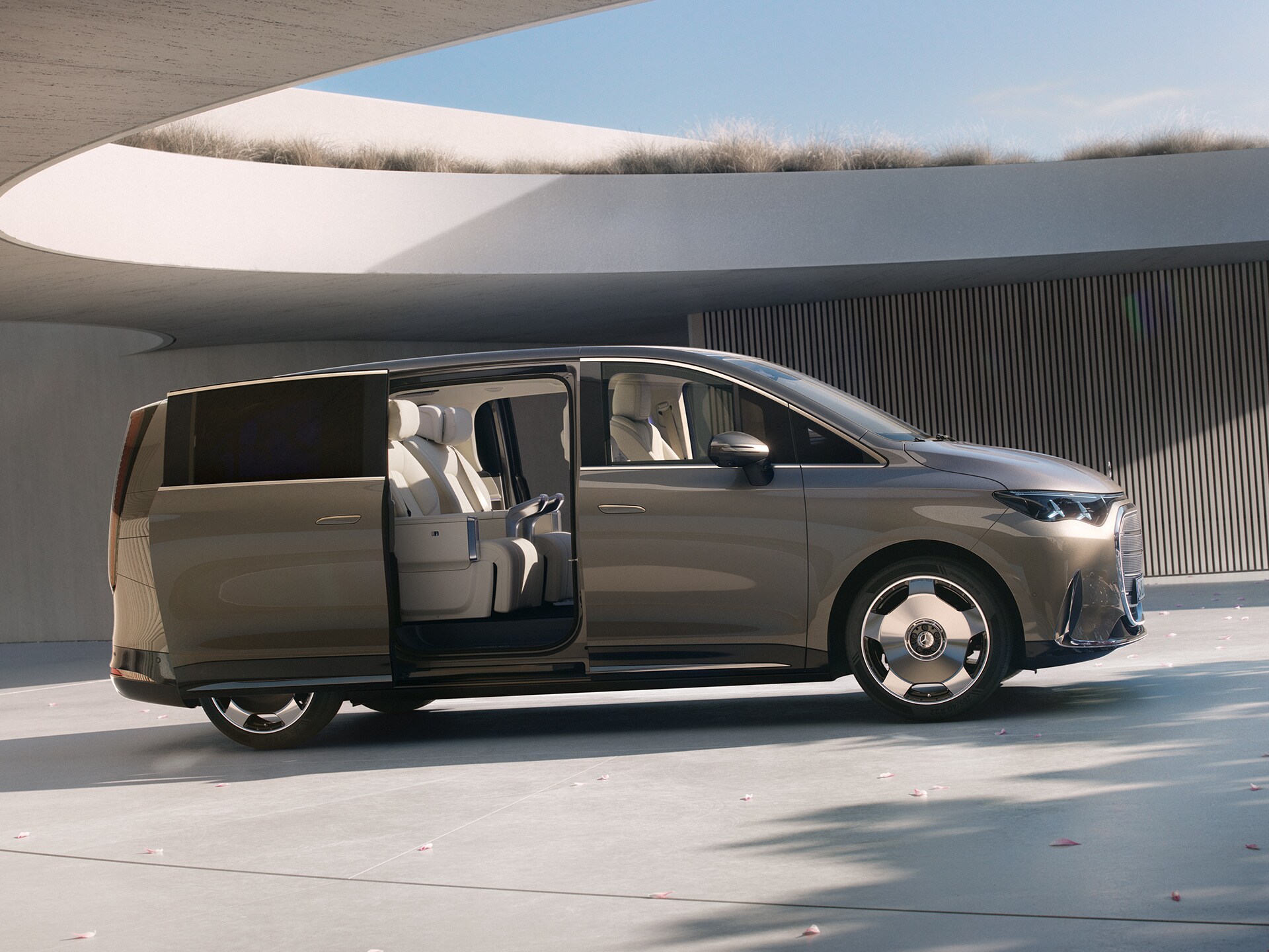 Az új VLE aerodinamikus sziluettje nyitott tolóajtókkal.