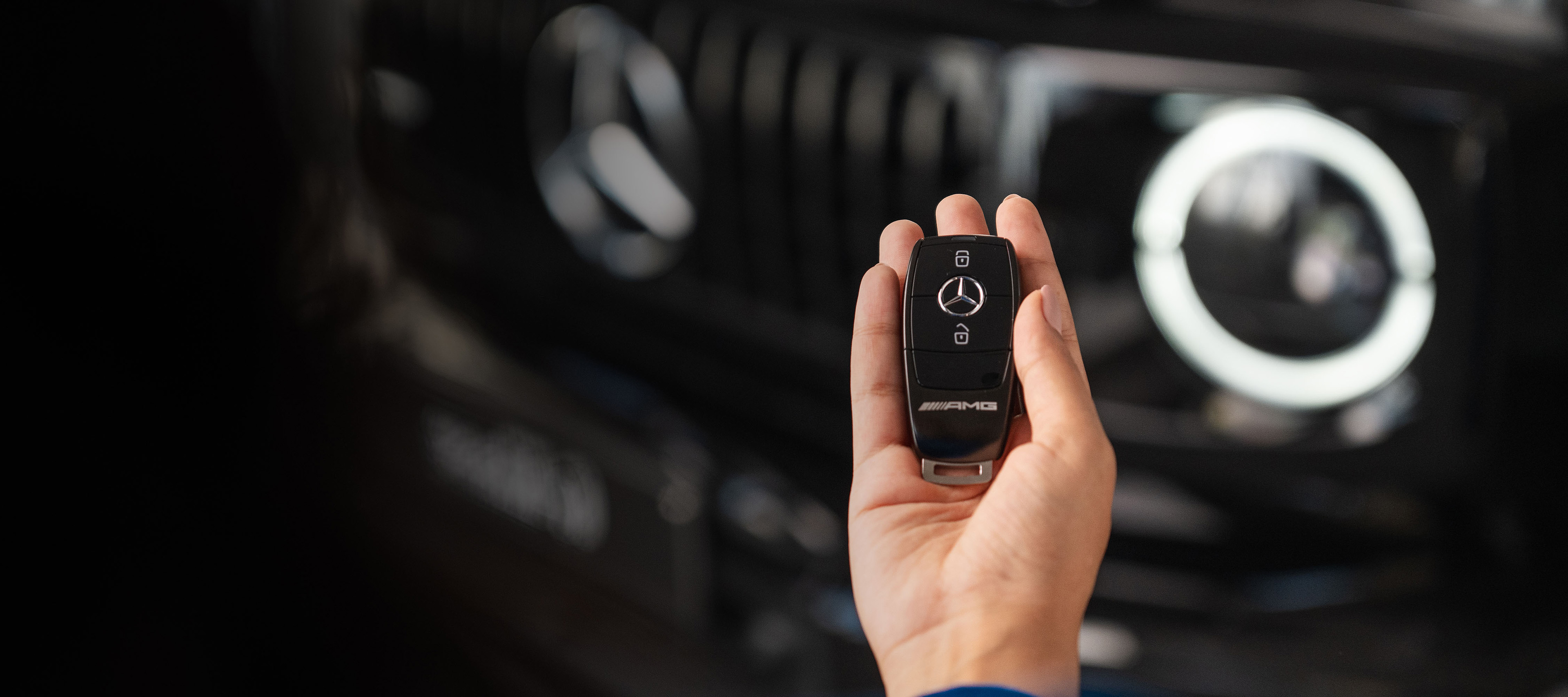 O společnosti Mercedes-Benz Financial Services | Finanční služby | Family with Mercedes