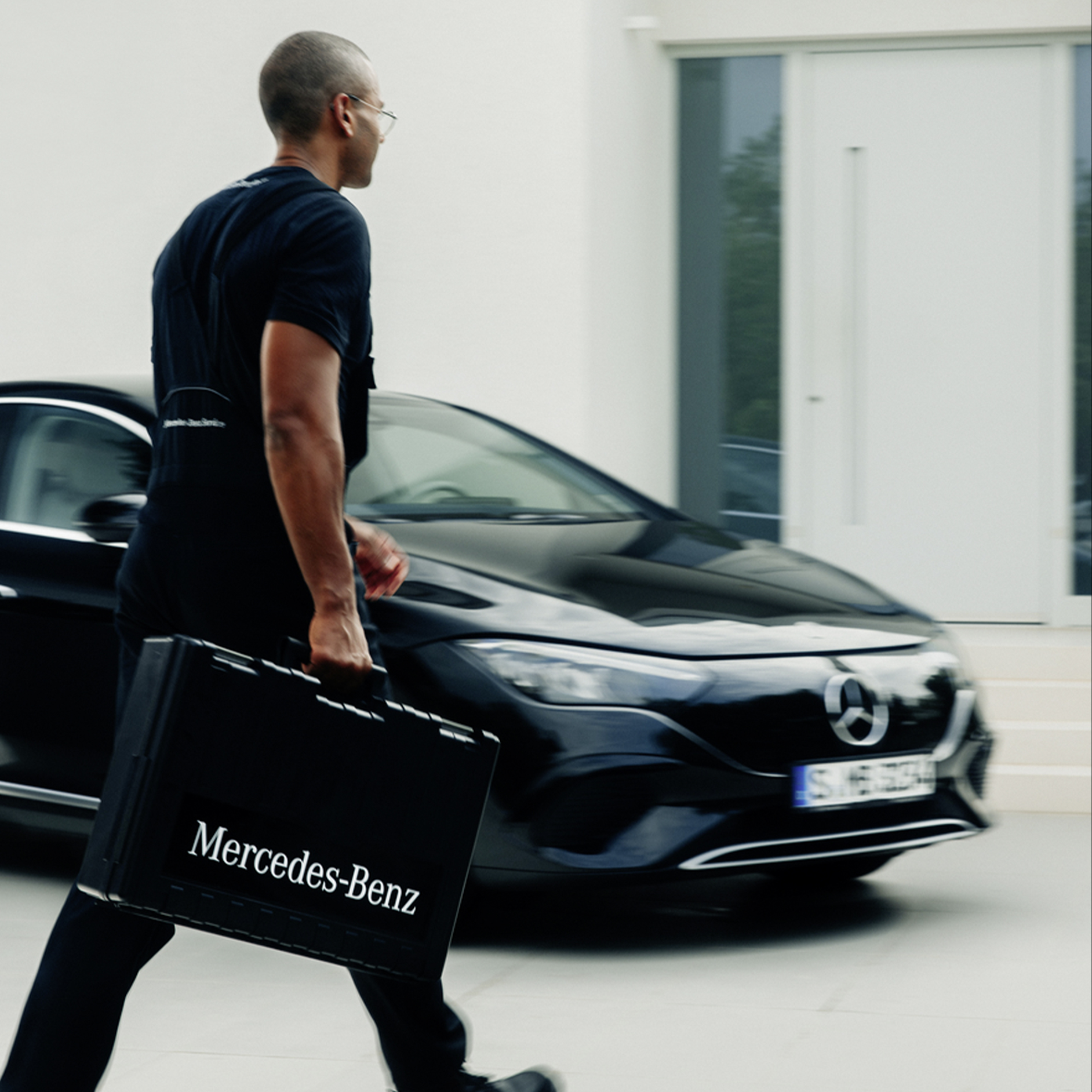 Telepítés | Töltés | Mercedes-Benz A Mercedes-Benz Wallbox, amelyet a Mercedes-Benz formatervezési elvei ihlettek.