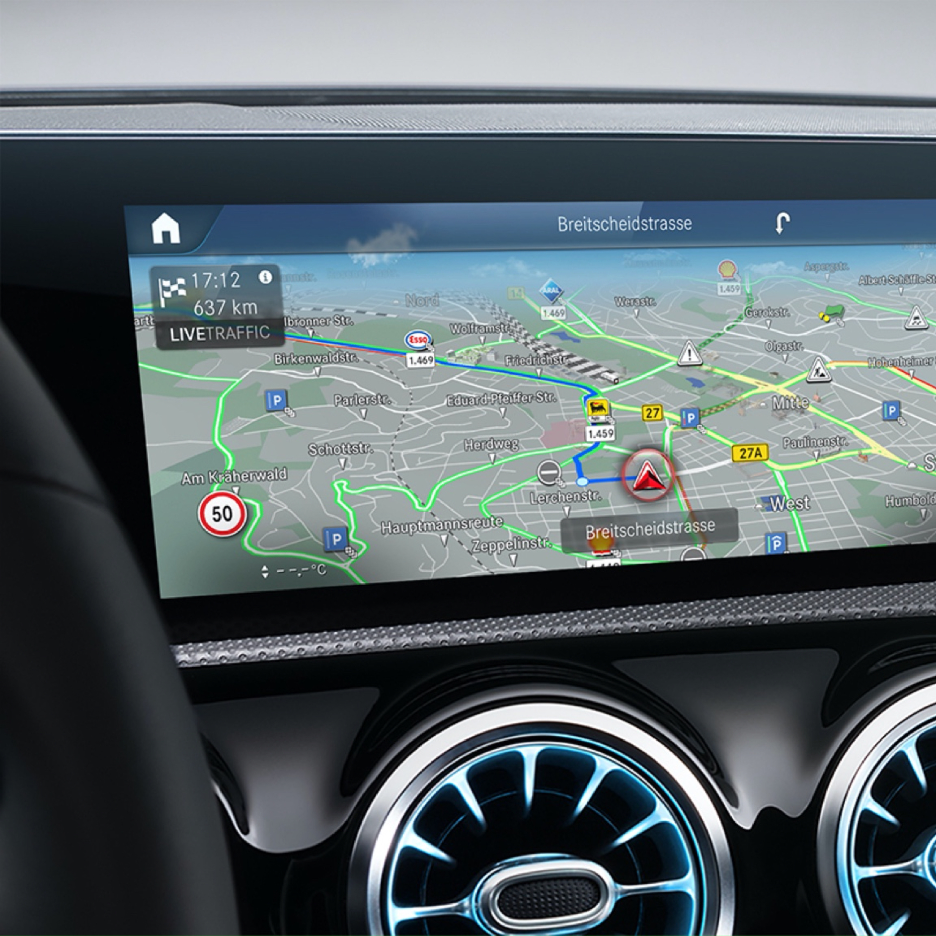 Car-to-X Communication | Excellence csomag | Mercedes-Benz Az MBUX multimédia-rendszer kijelzőjén a Car-to-X Communication Digitális extrafelszereltséggel az útvonalon lévő potenciális veszélyek is megjelennek.