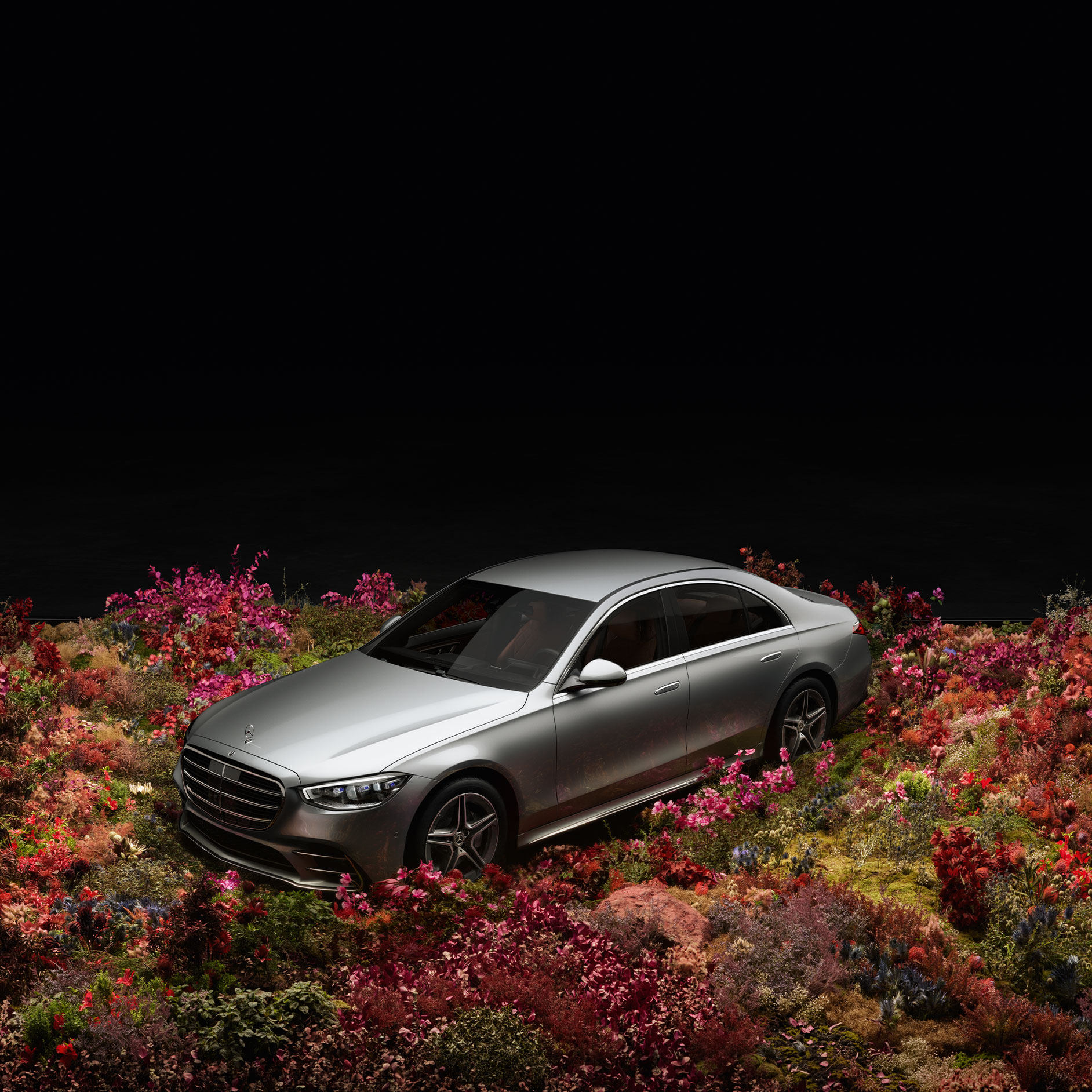 Technológia, amely törődik | Automatizált vezetési és asszisztensrendszerek | Mercedes-Benz Egy Mercedes-Benz jármű átlátszó külsővel.
