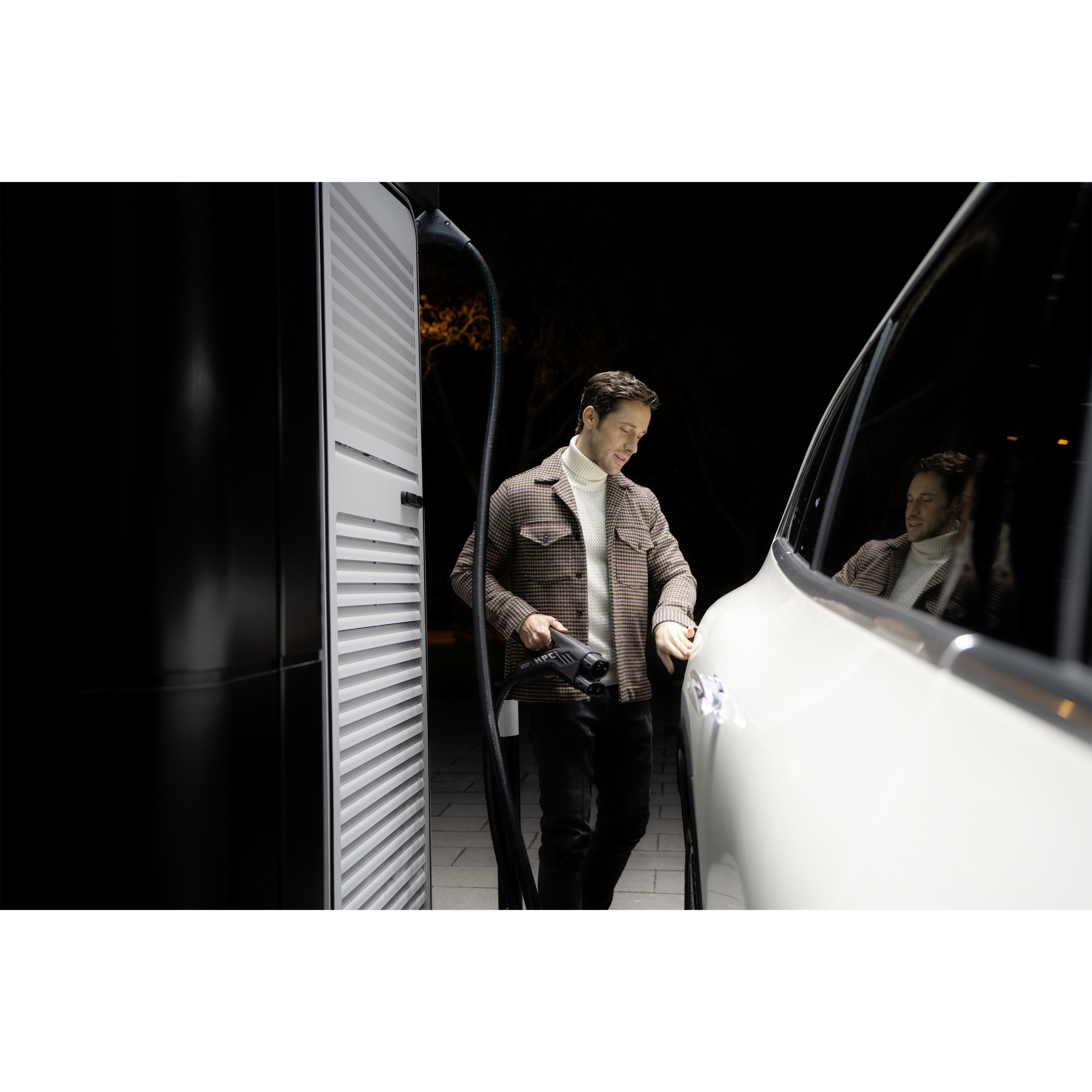 Töltés | Mercedes-Benz Töltési megoldások Mercedes-Benz gépjárművéhez.