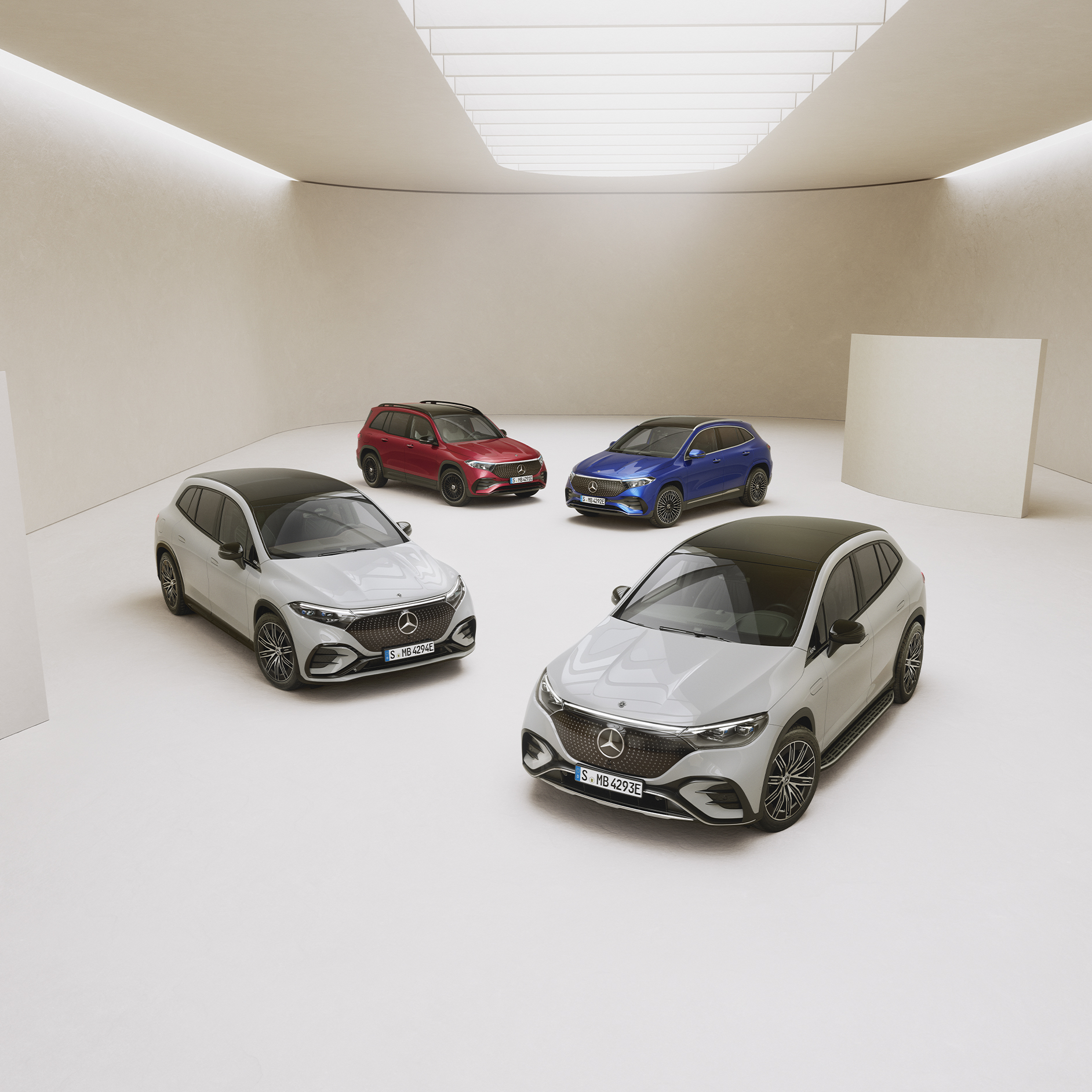 Mercedes-Benz modellek egy csoportja. Mercedes-Benz modellek egy csoportja.