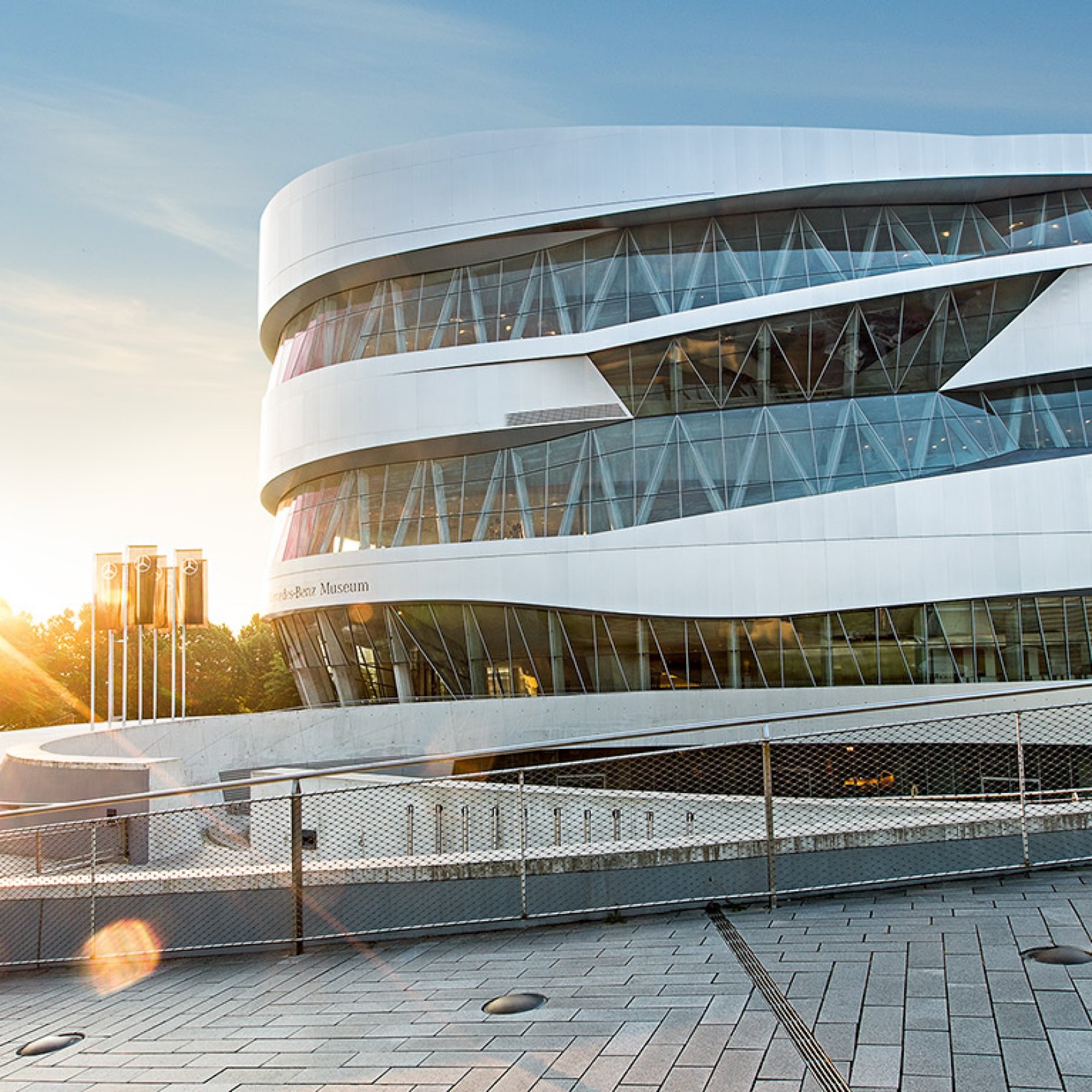Mercedes-Benz Múzeum Stuttgart. Mercedes-Benz Múzeum Stuttgart.