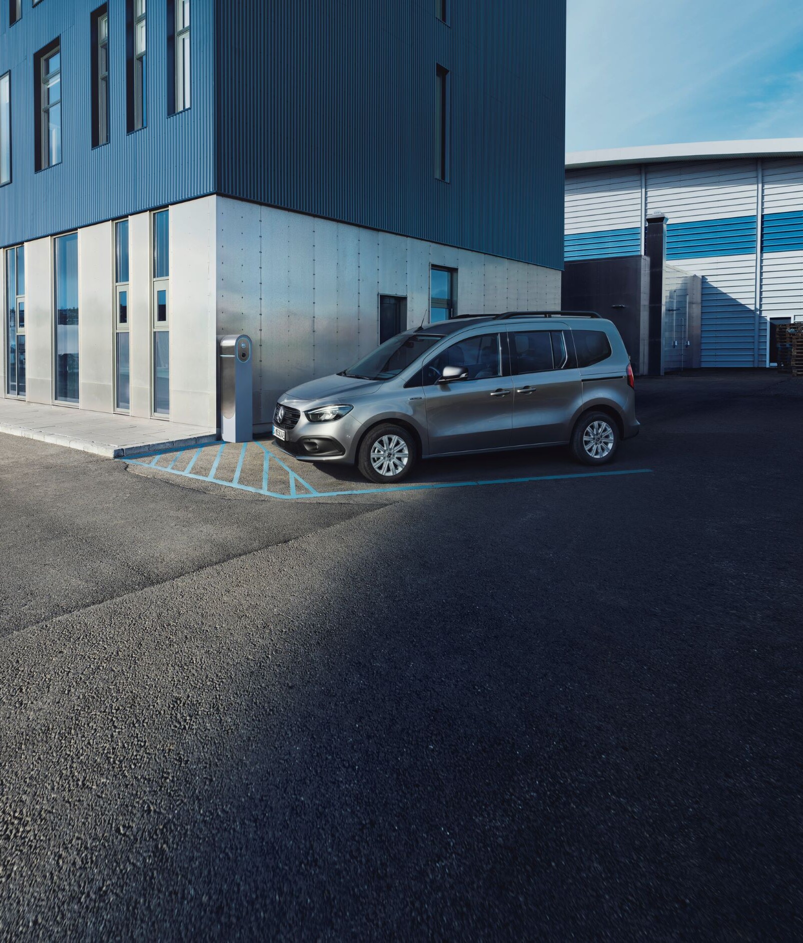 Egy vizualizáció mutatja, hogyan működnek a távolságmérésre szolgáló radarérzékelők a Mercedes-Benz Citanban.