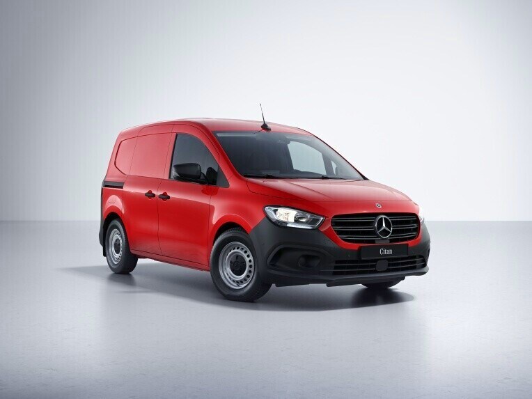 A Mercedes-Benz Citan zárt áruszállító a BASE felszereltségváltozatban.