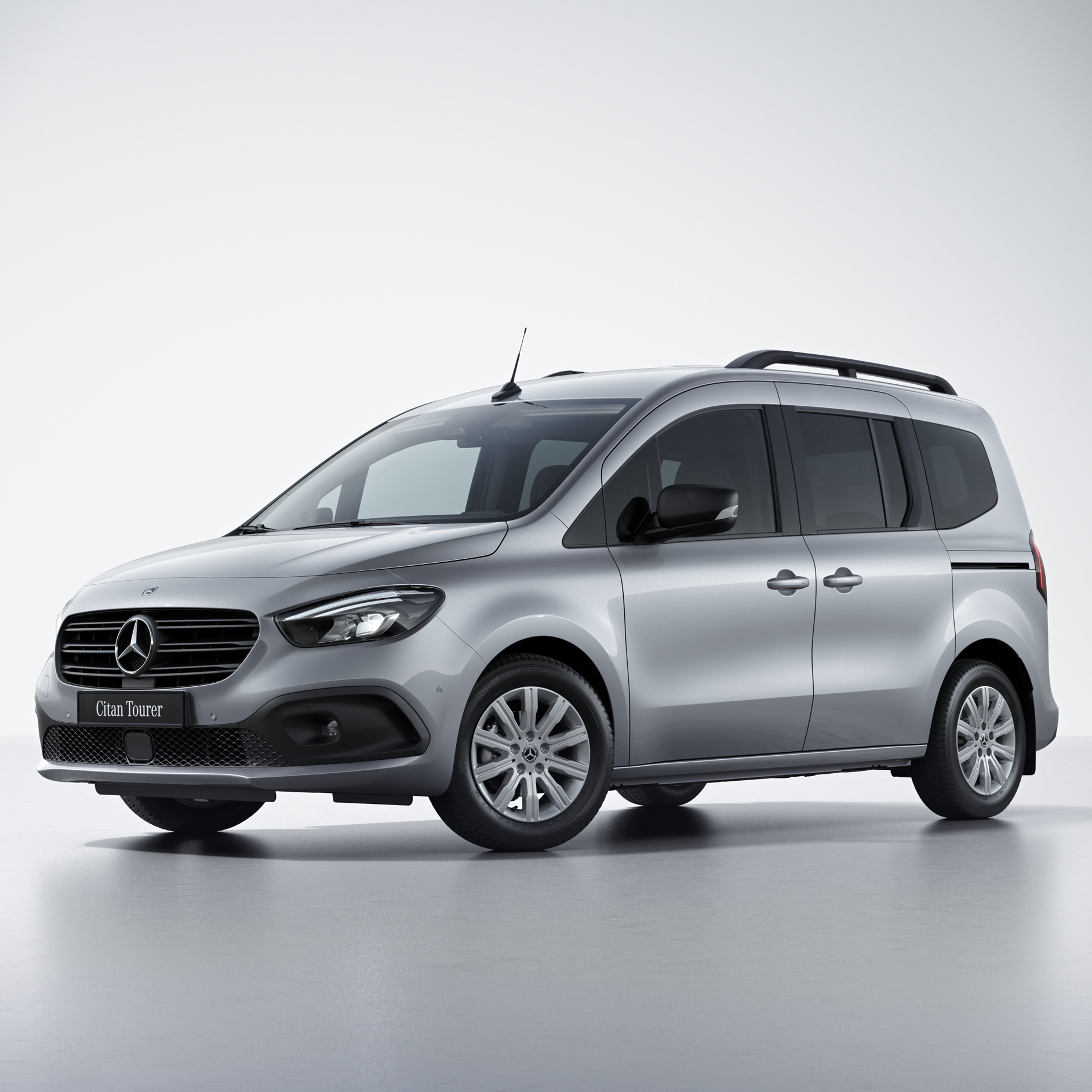 Digitális extrafelszereltségek | Citan Tourer | Mercedes-Benz Intelligens csatlakoztathatóság a Mercedes-Benz Citan Tourer digitális extrafelszereltségeknek köszönhetően.