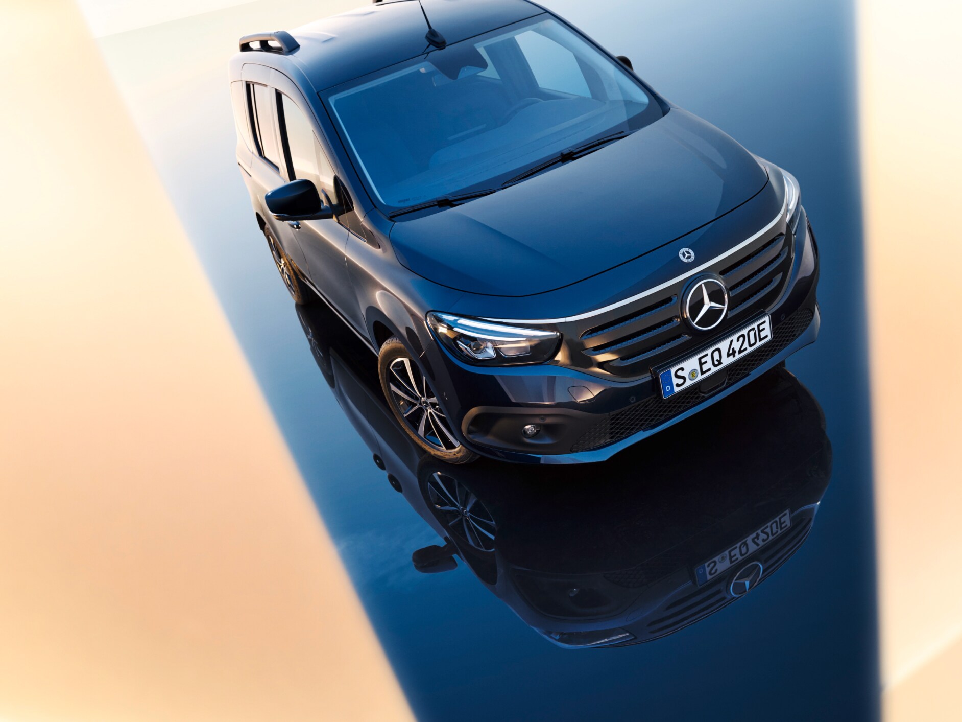 A Mercedes-Benz EQT külső megjelenése.