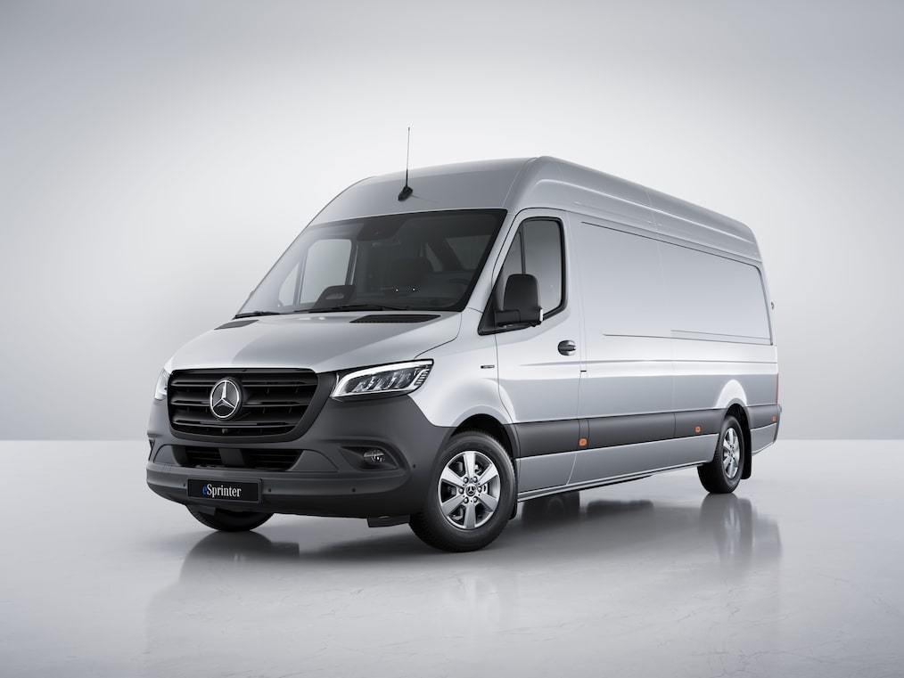 A Mercedes-Benz eSprinter zárt áruszállító SELECT felszereltségi szintje.